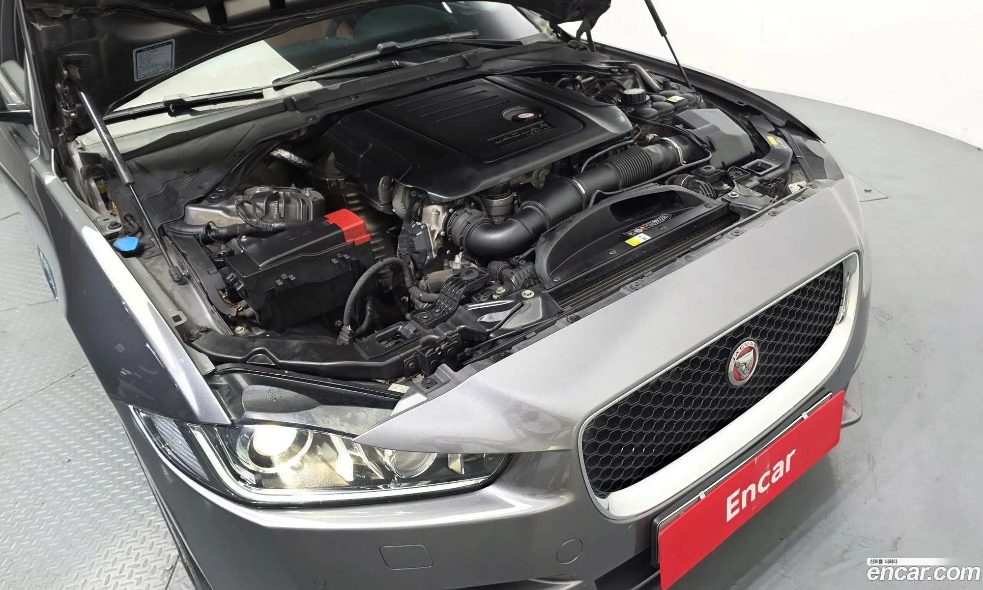 Jaguar XE 2016 SAJAB4BN7GA927551 — 12