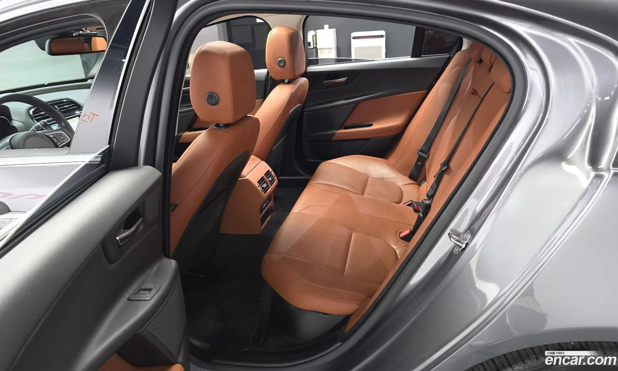 Jaguar XE 2016 SAJAB4BN7GA927551 — 3
