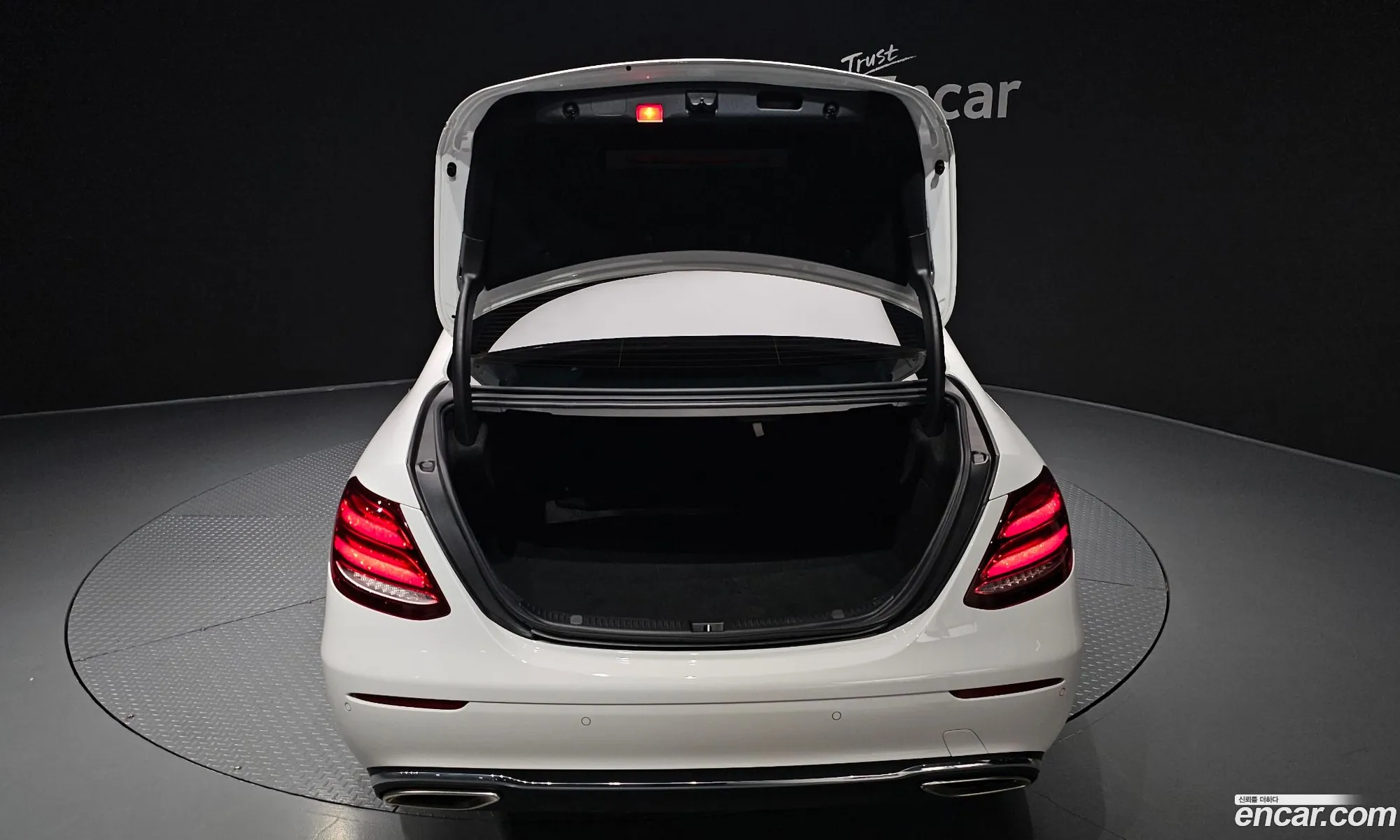 Mercedes-Benz E-Class W213 2016 — 2