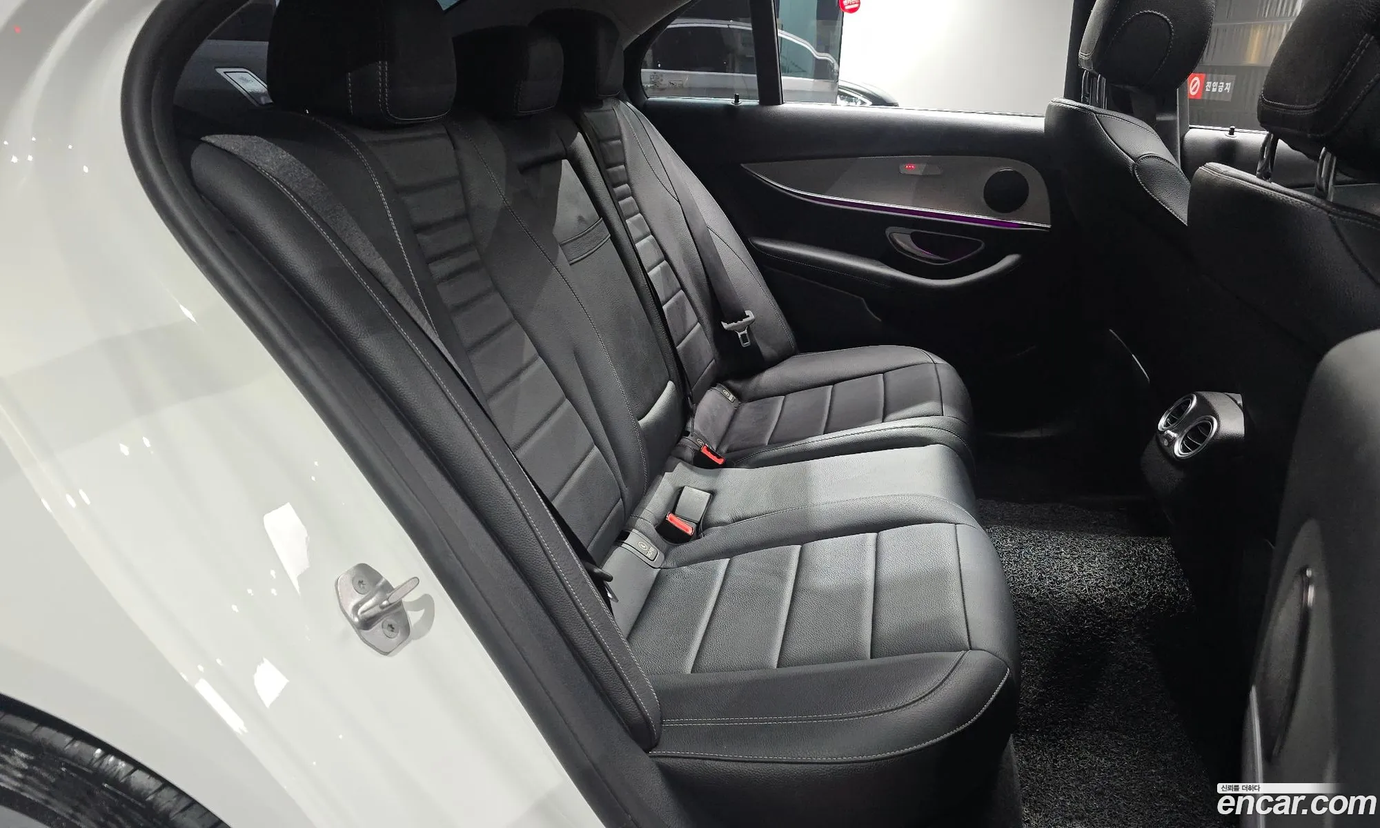 Mercedes-Benz E-Class W213 2016 — 18