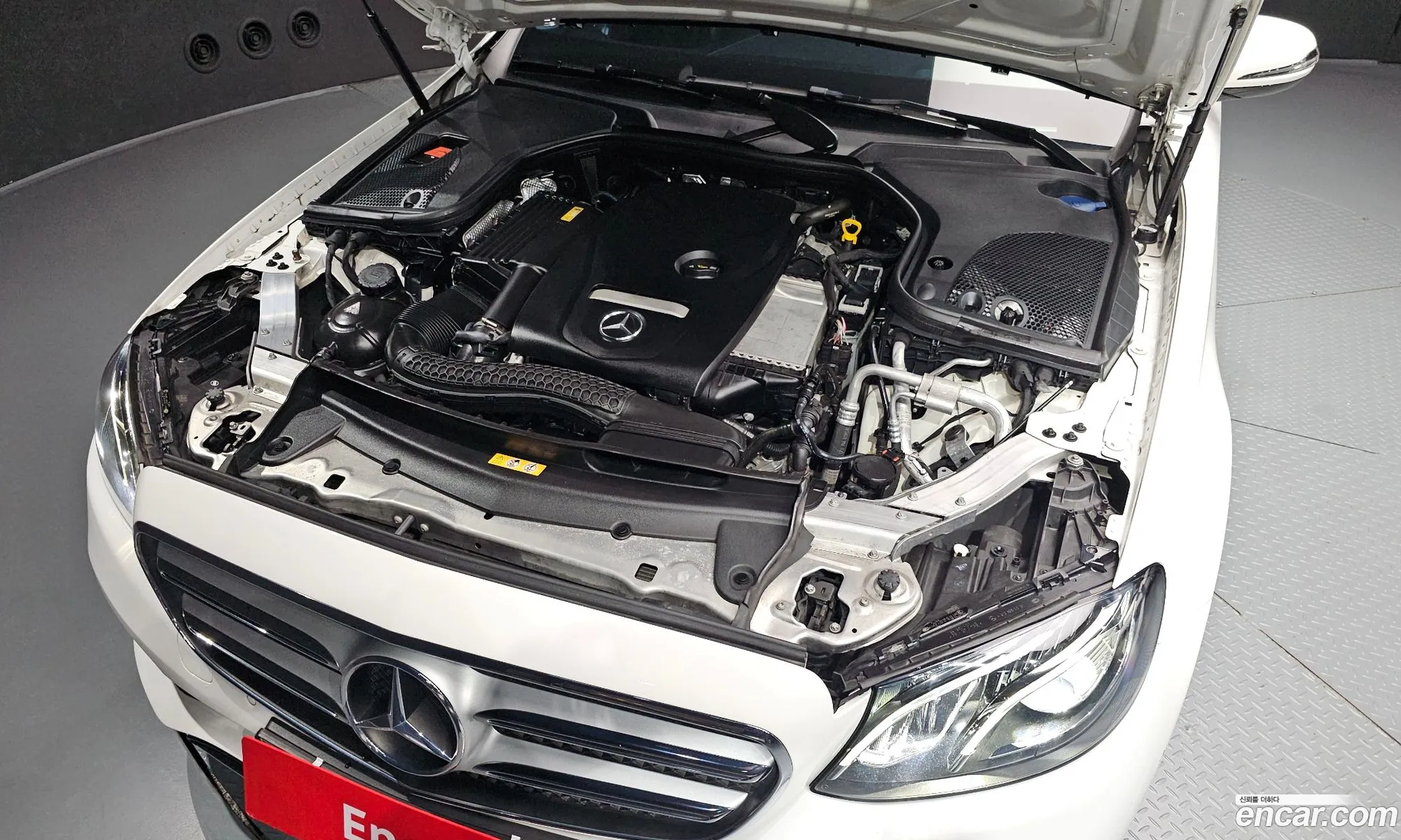 Mercedes-Benz E-Class W213 2016 — 12