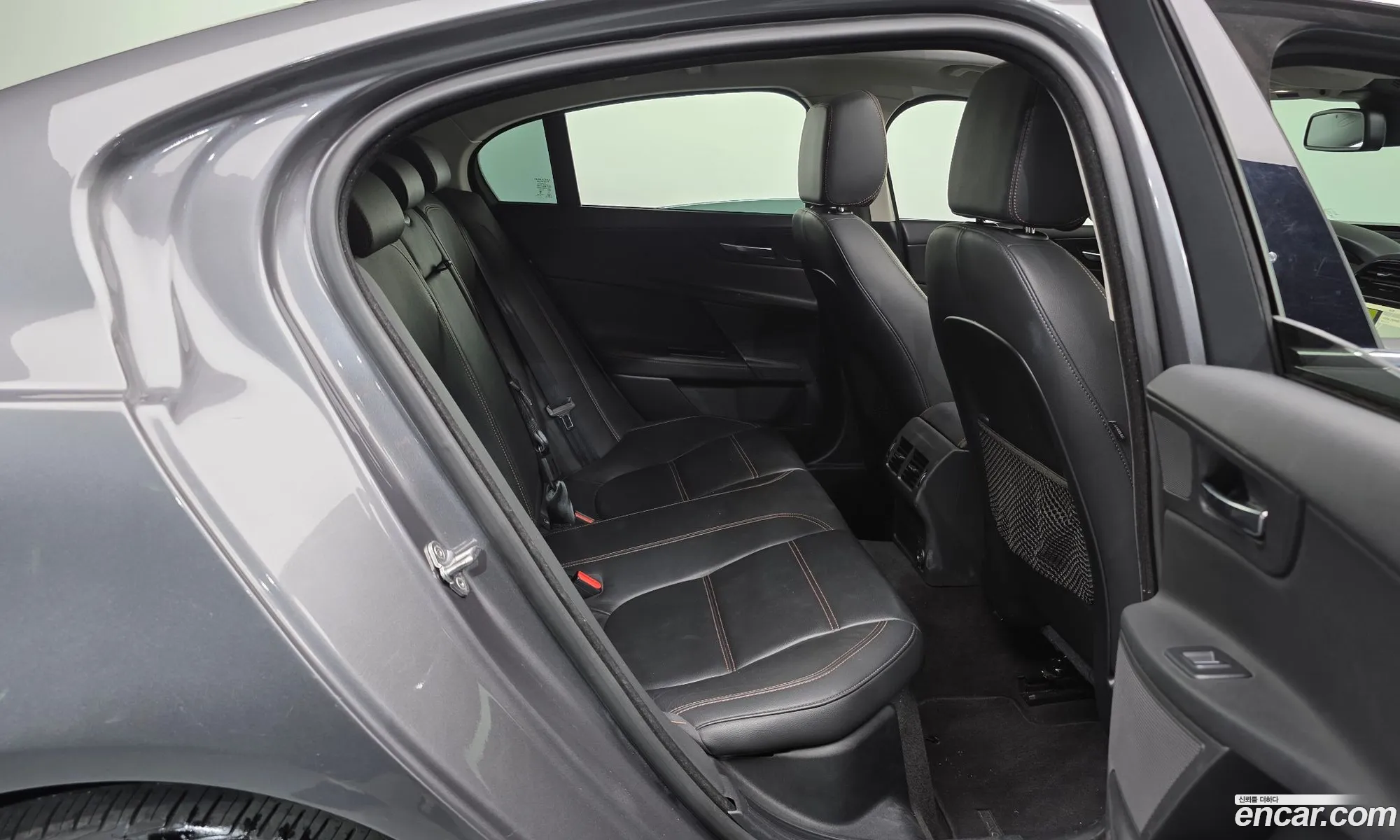 Jaguar XE 2018 SAJAB4BNXJCP34452 — 17