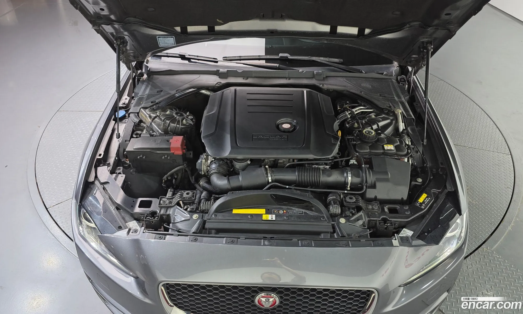 Jaguar XE 2018 SAJAB4BNXJCP34452 — 24