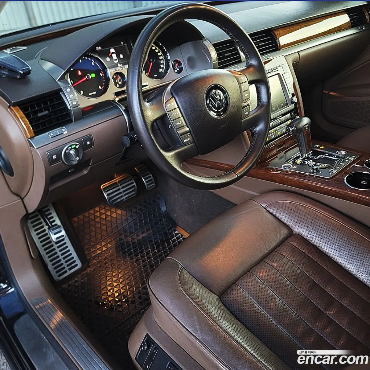 Volkswagen Phaeton 2013 — 7