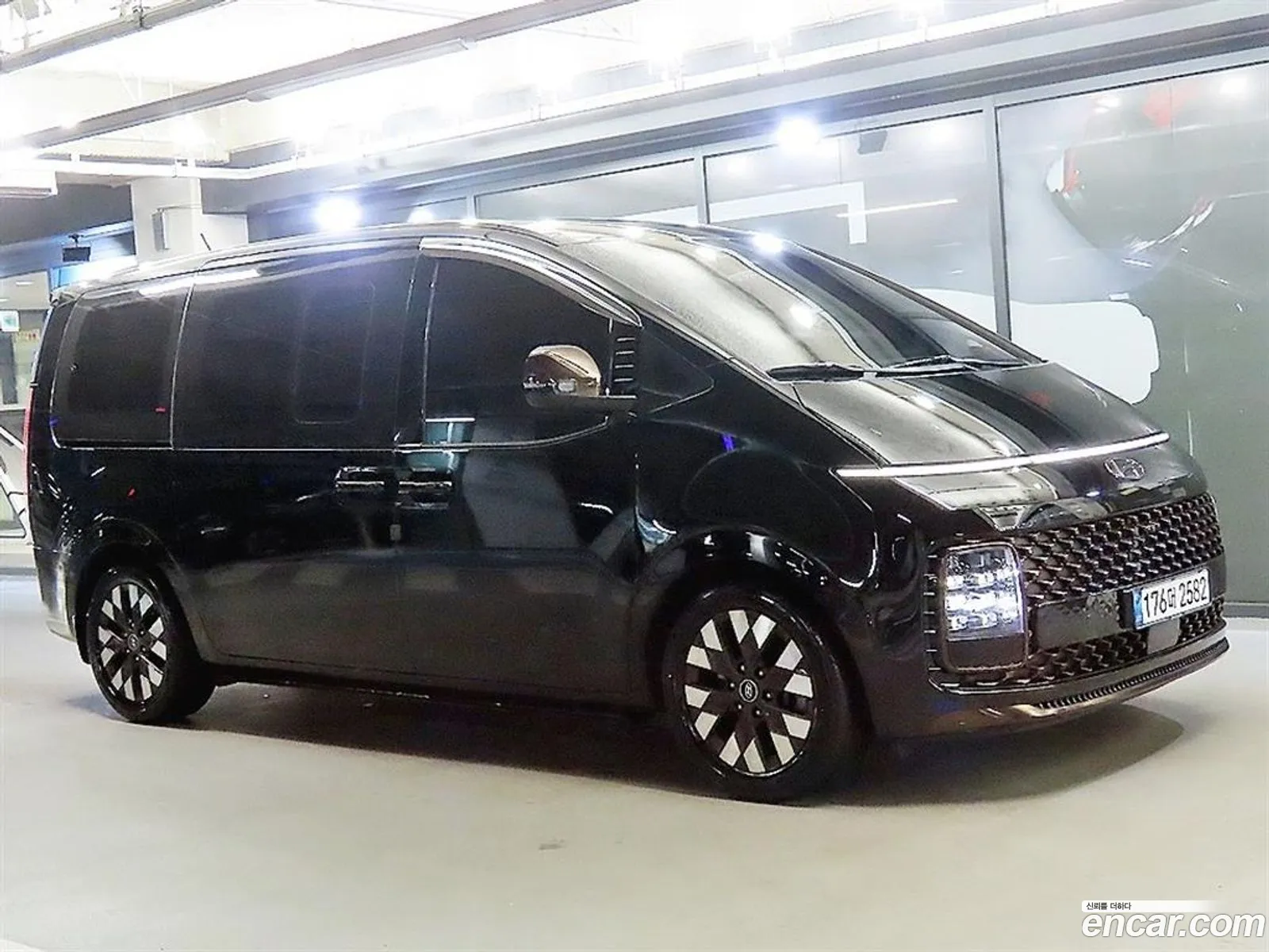 Hyundai Staria 2021 — 3