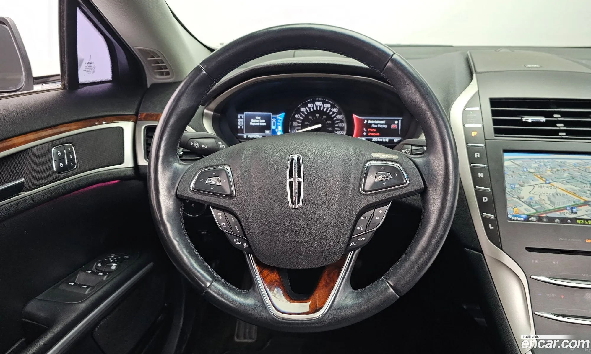 Lincoln MKZ 2016 3LN6L2LU3GR622870 — 9