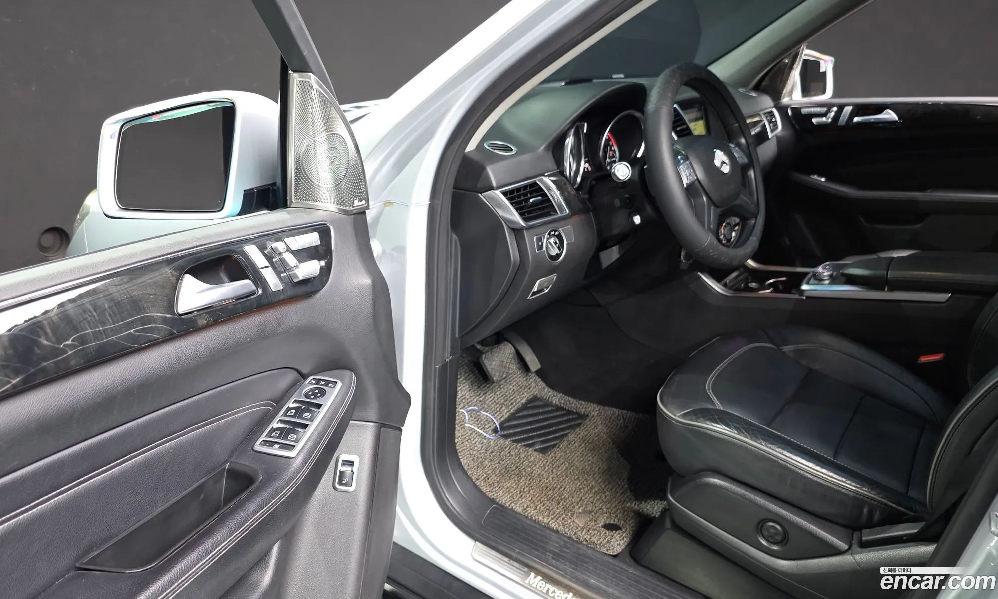 Mercedes-Benz M-Class W166 2012 — 18