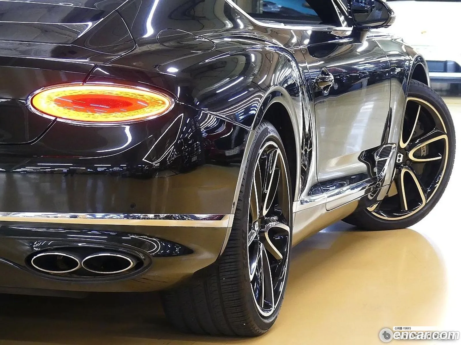 Bentley Continental GT 2023 — 6