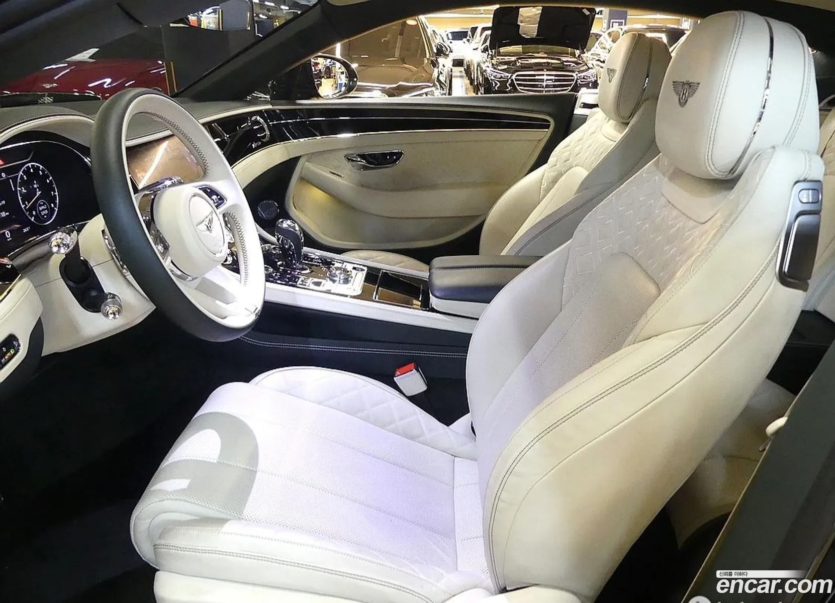 Bentley Continental GT 2023 — 10