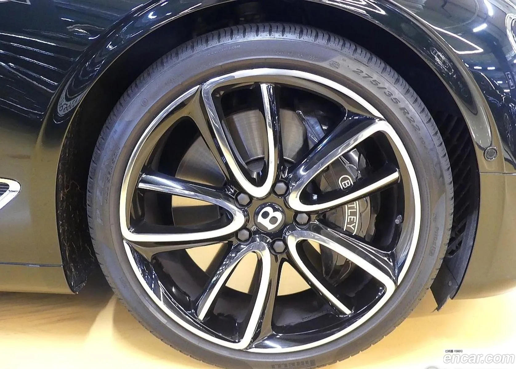 Bentley Continental GT 2023 — 3