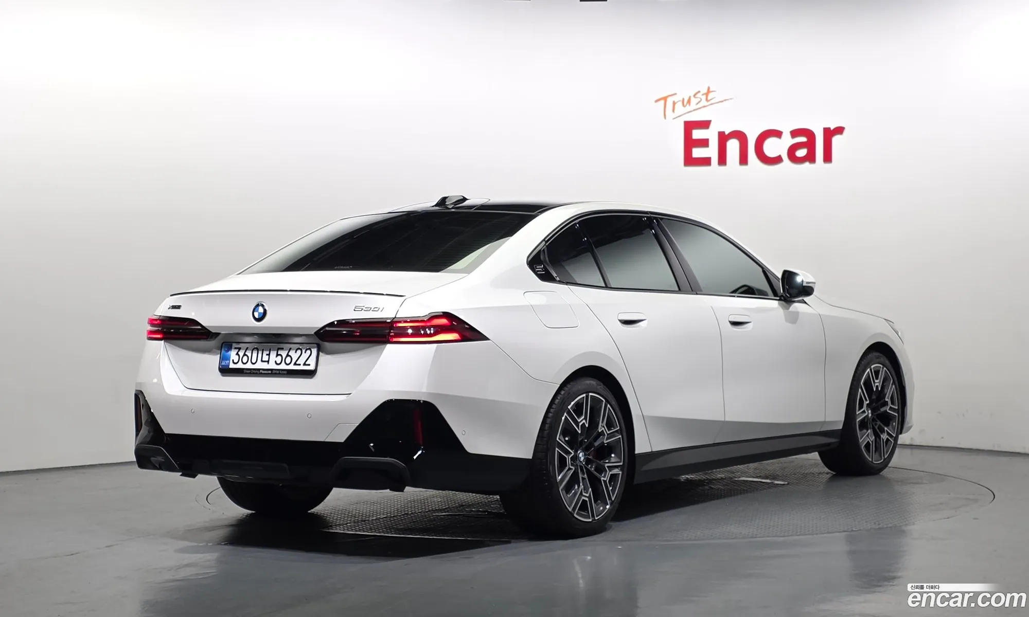 BMW 5 Series 2025 — 12