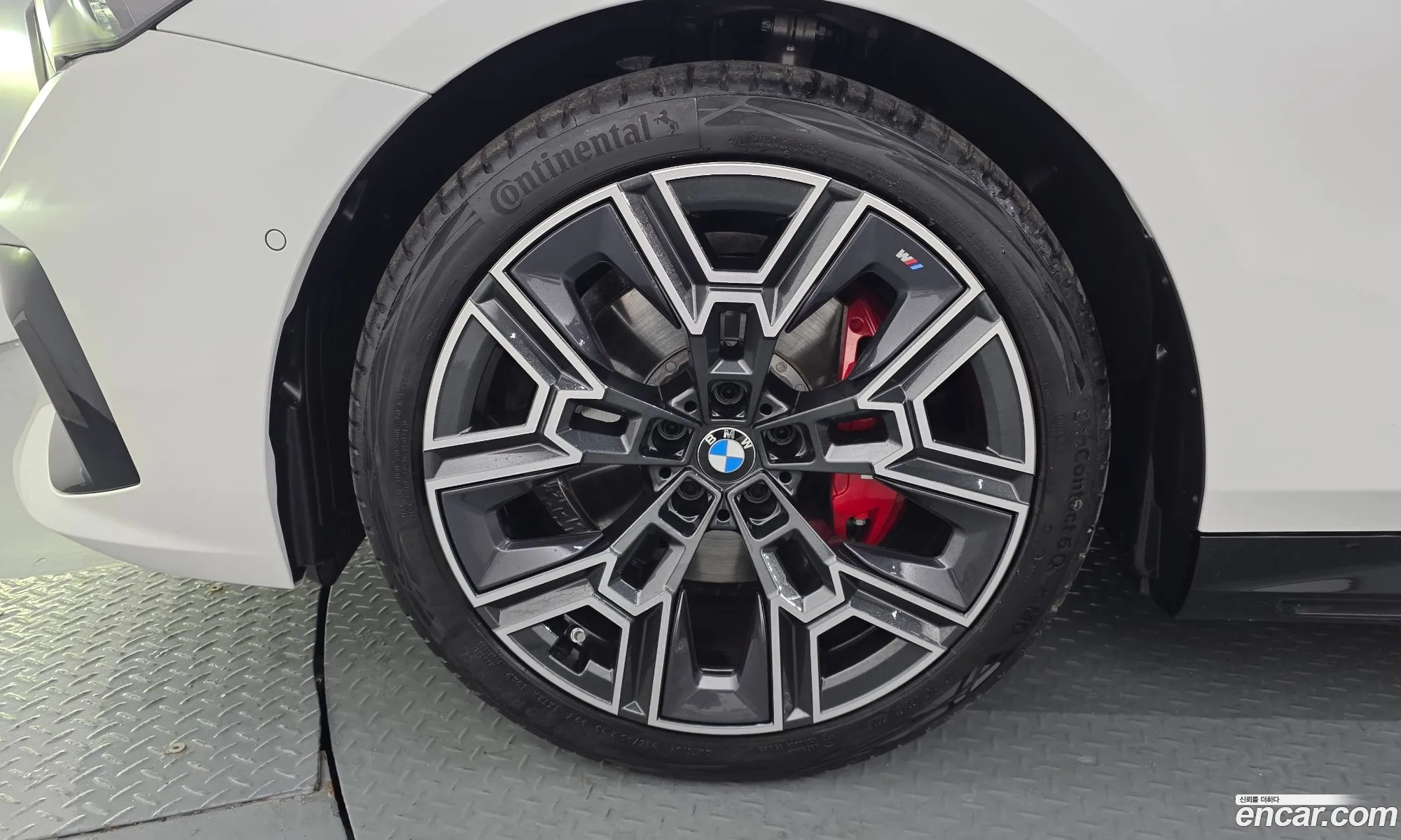 BMW 5 Series 2025 — 10