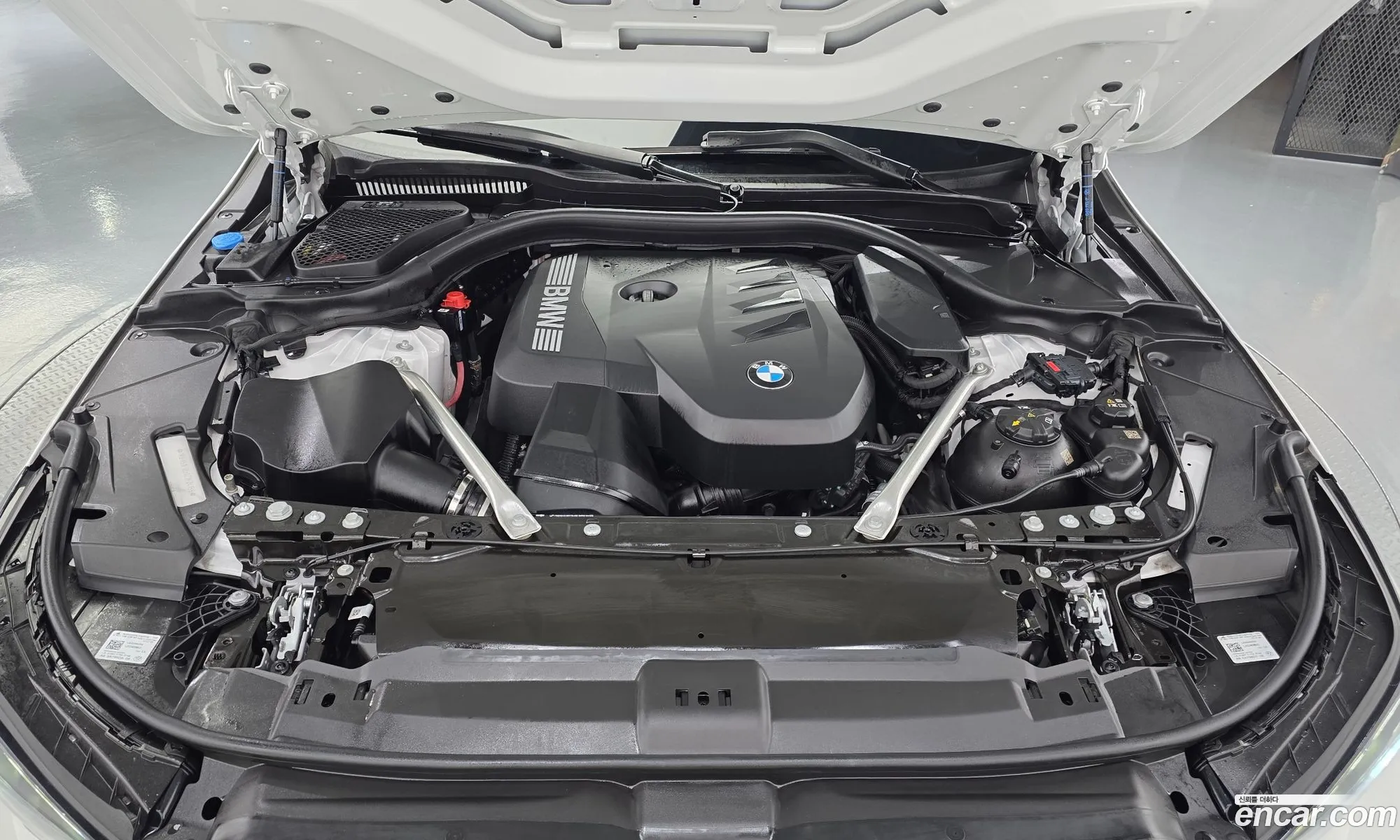 BMW 5 Series 2025 — 19