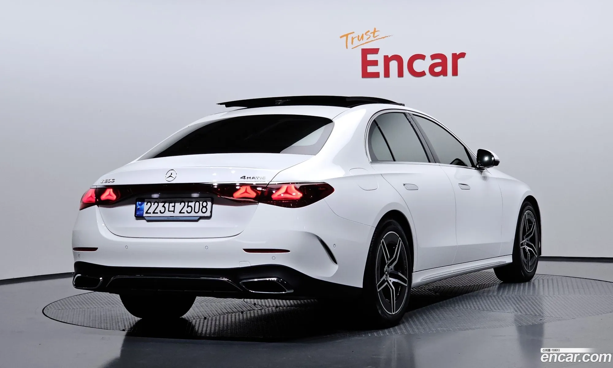 Mercedes-Benz E-Class W214 2024 — 24