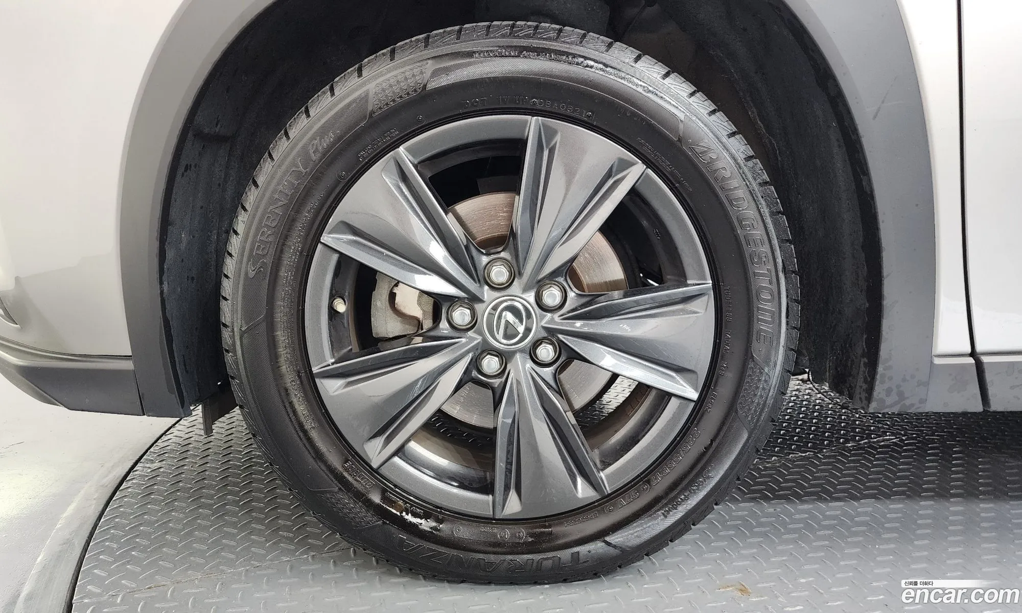 Lexus UX250h 2019 JTHY6JBH9K2008985 — 17