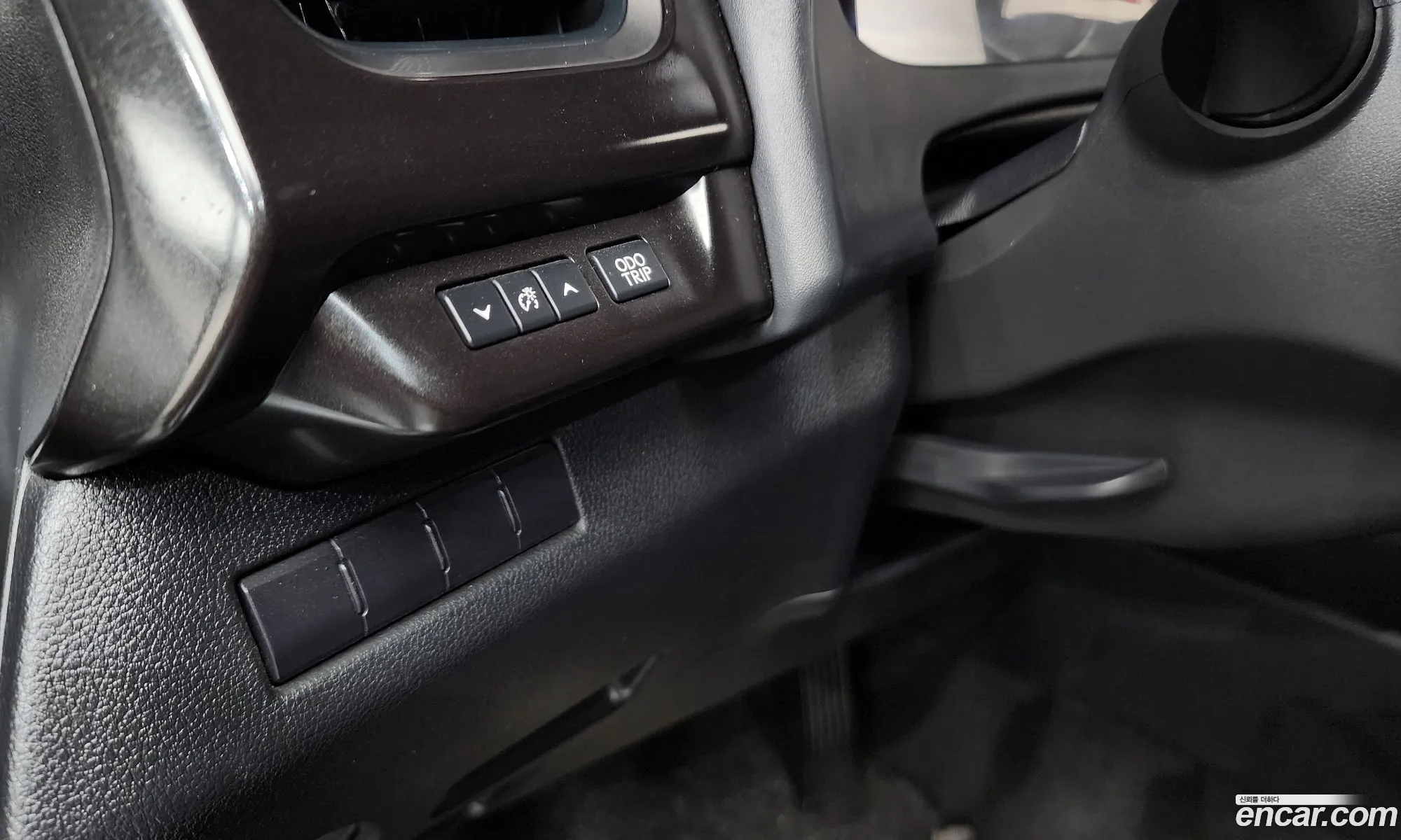 Lexus UX250h 2019 JTHY6JBH9K2008985 — 7