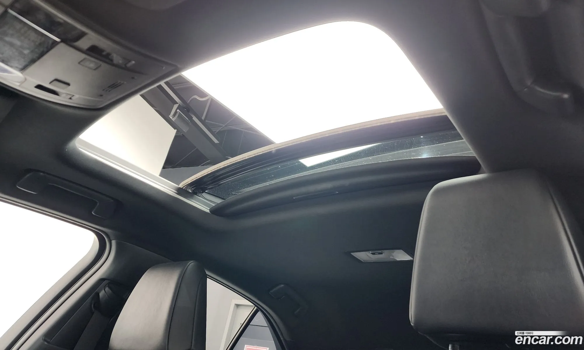 Lexus UX250h 2019 JTHY6JBH9K2008985 — 28