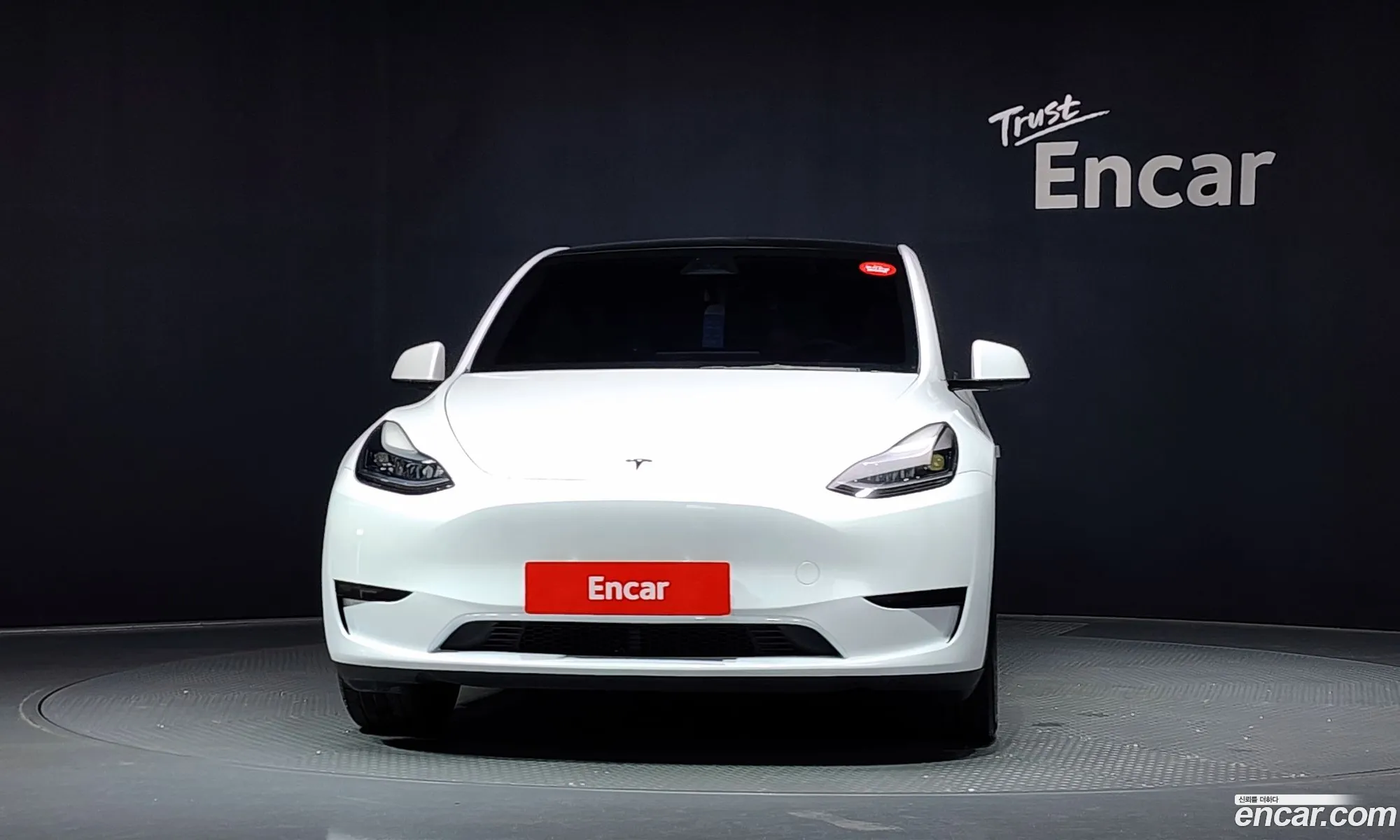 Tesla Model Y 2024 — 3