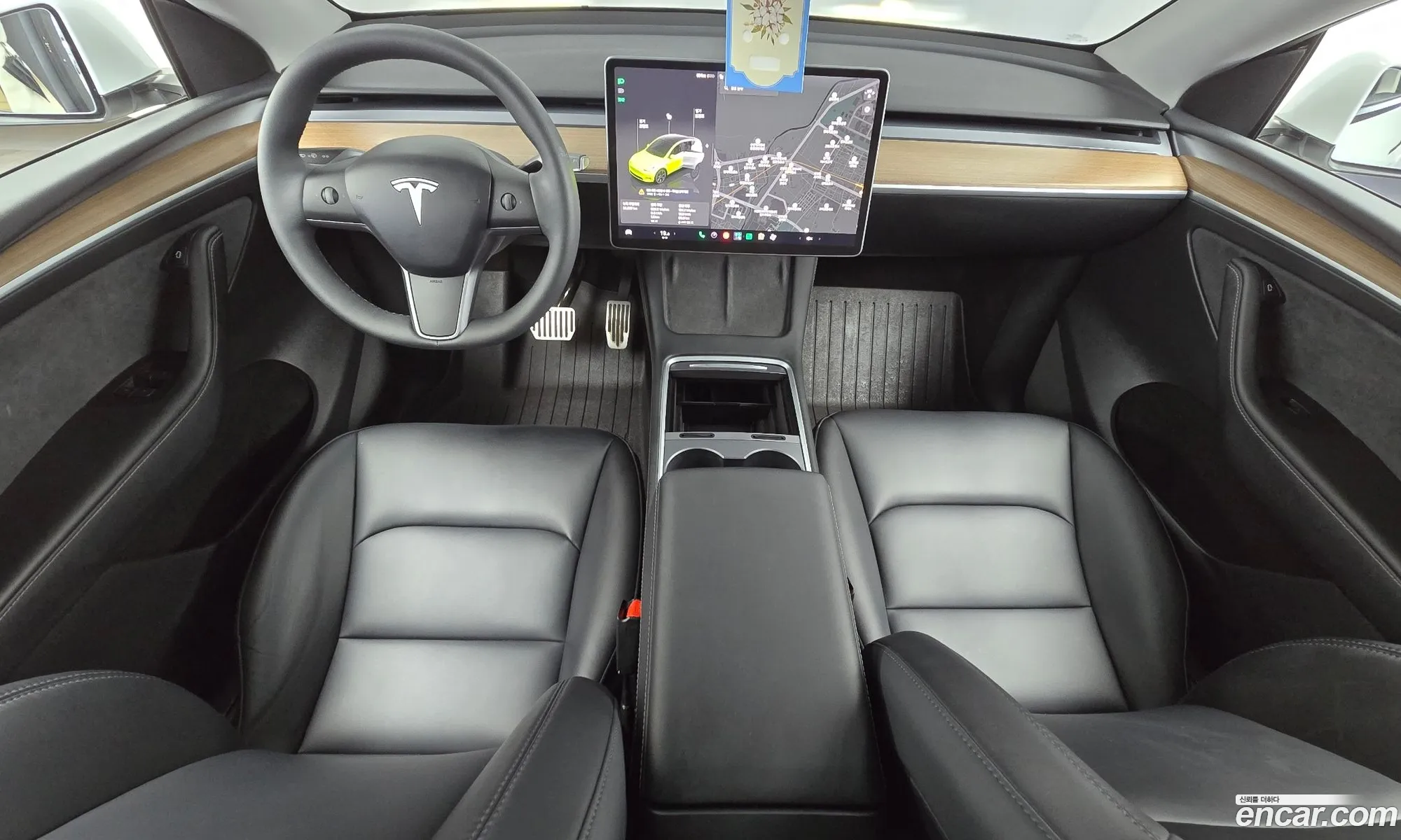 Tesla Model Y 2024 — 33