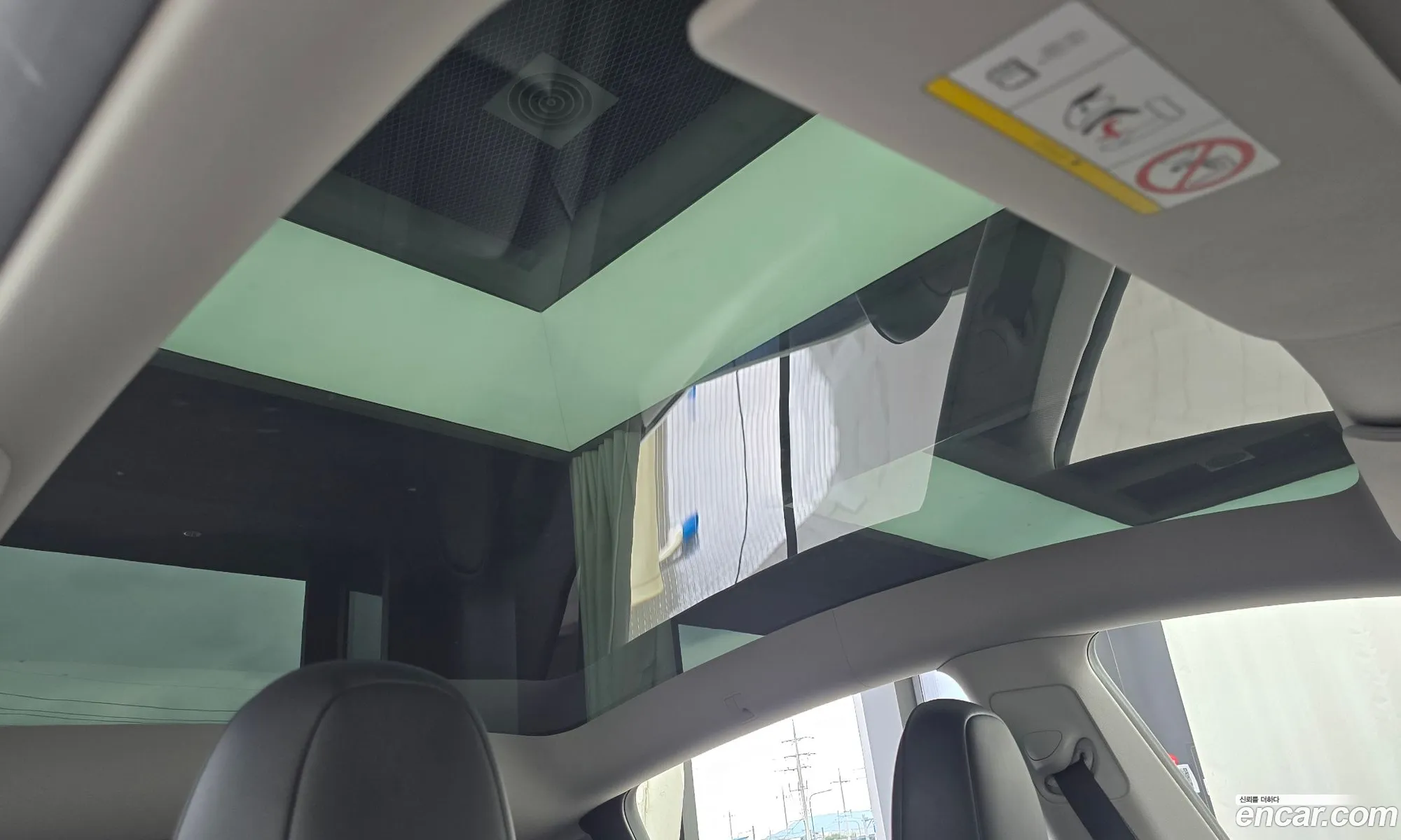 Tesla Model Y 2024 — 24