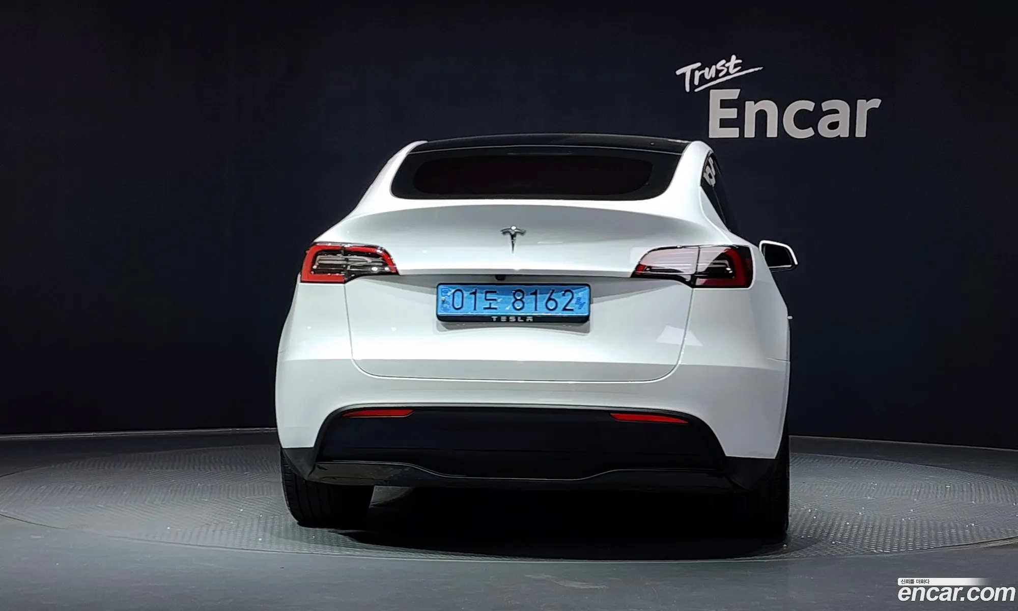 Tesla Model Y 2024 — 29