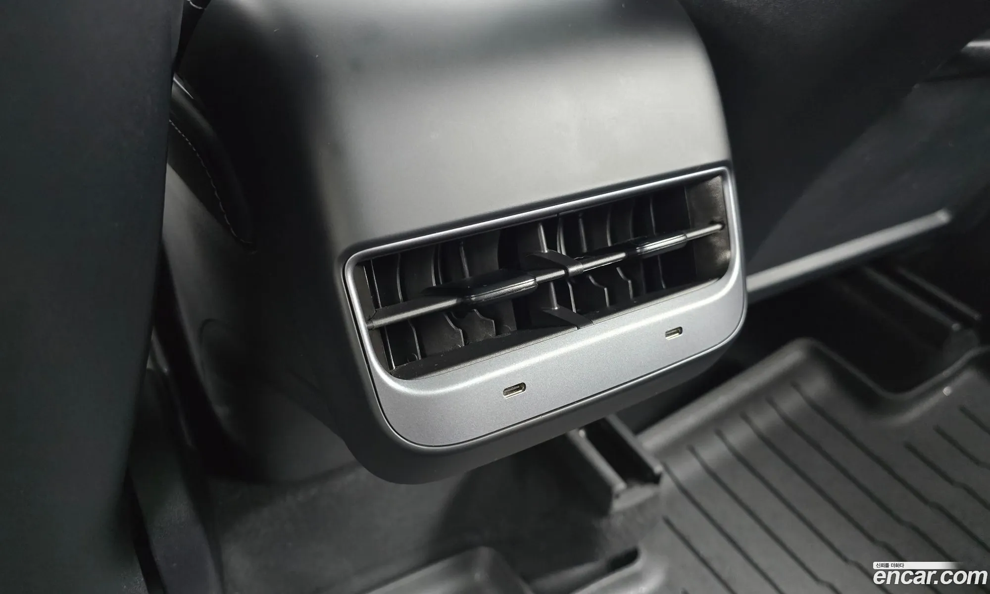 Tesla Model Y 2024 — 26