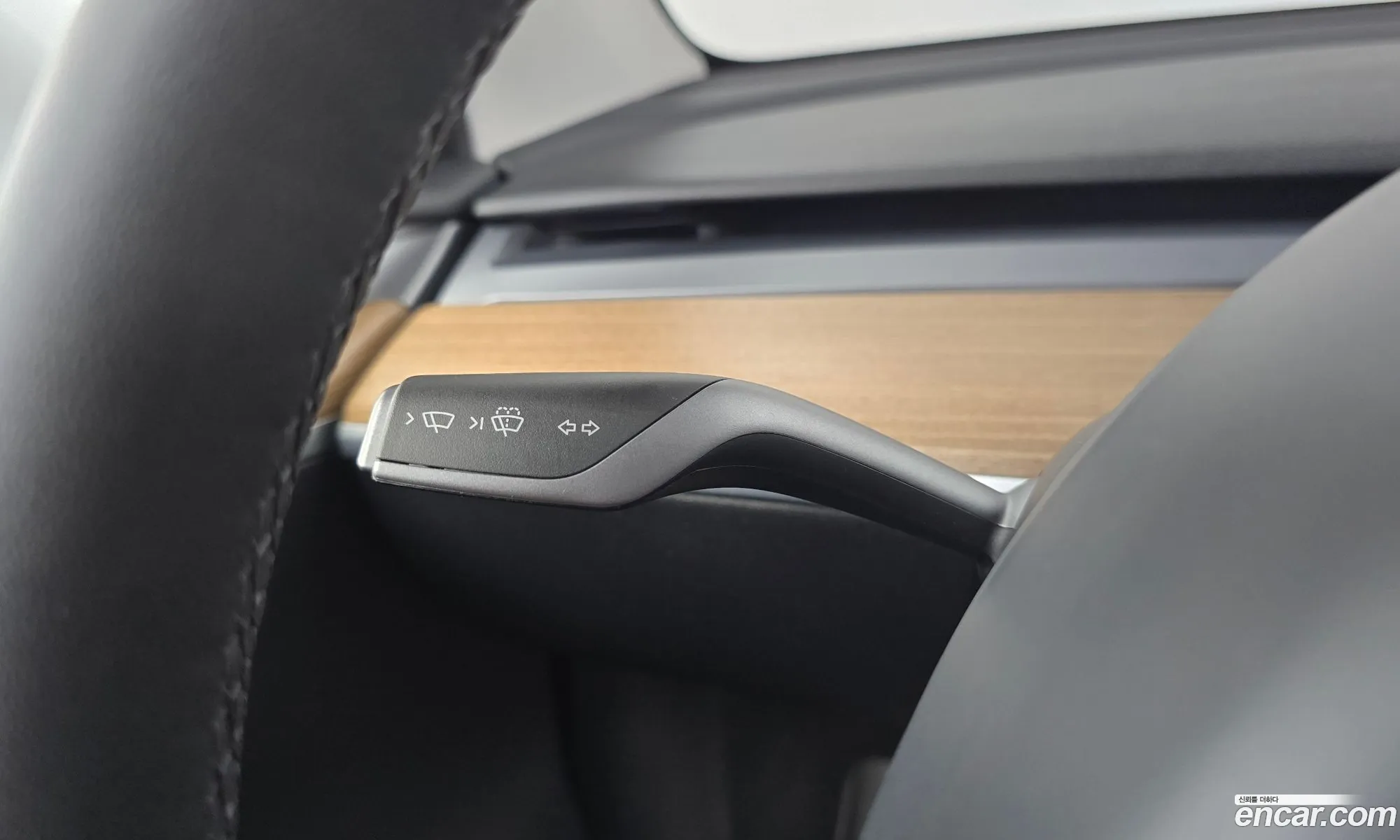 Tesla Model Y 2024 — 28