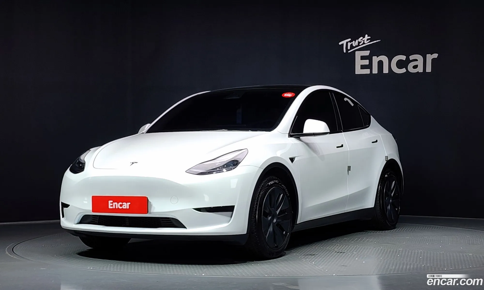 Tesla Model Y 2024 — 30