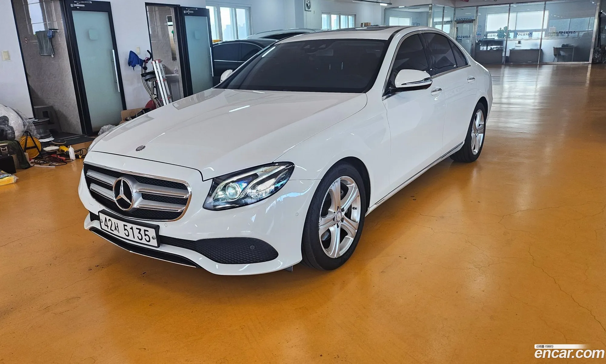 Mercedes-Benz E-Class W213 2017 — 19