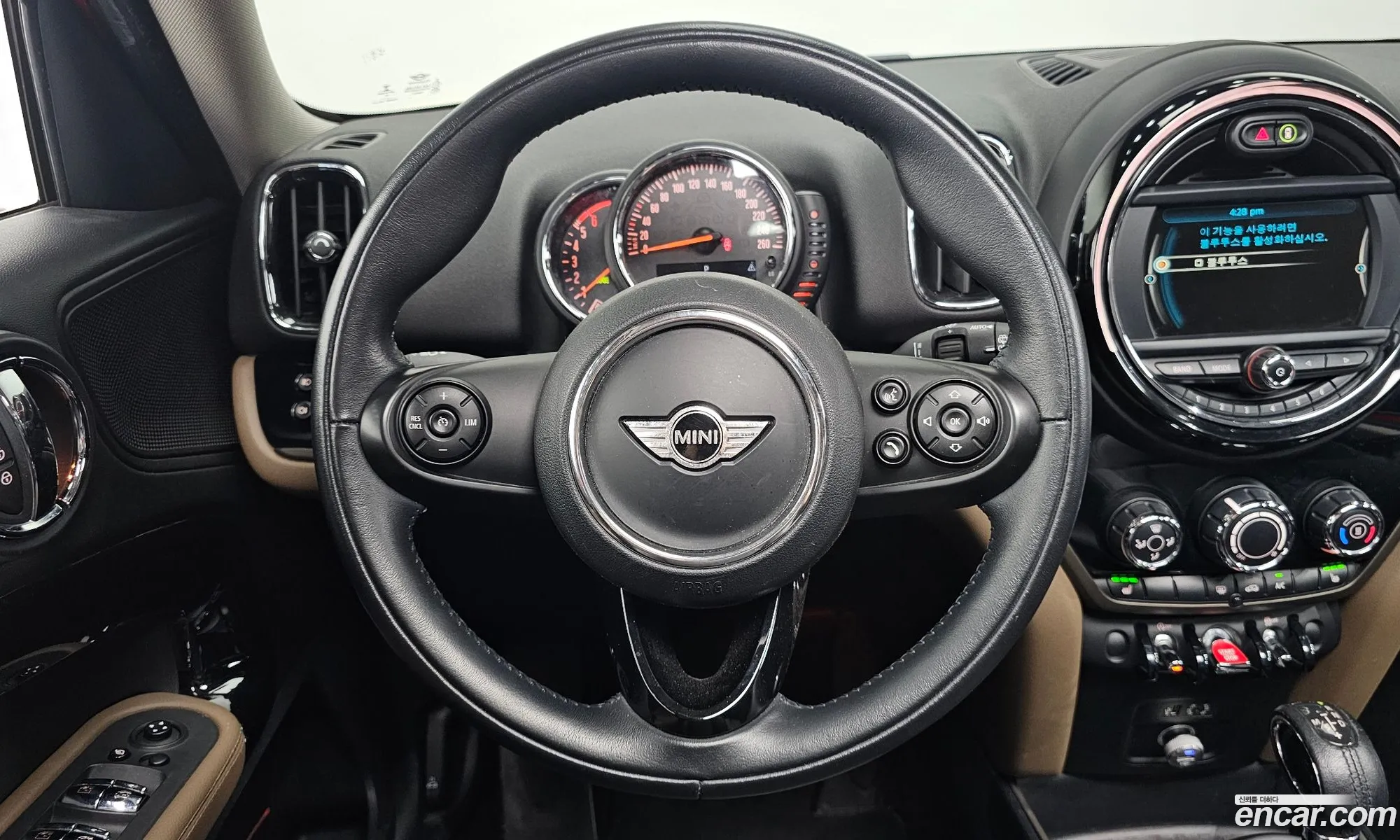 Mini Cooper D Countryman 2017 WMWYU1109J3D18209 — 26