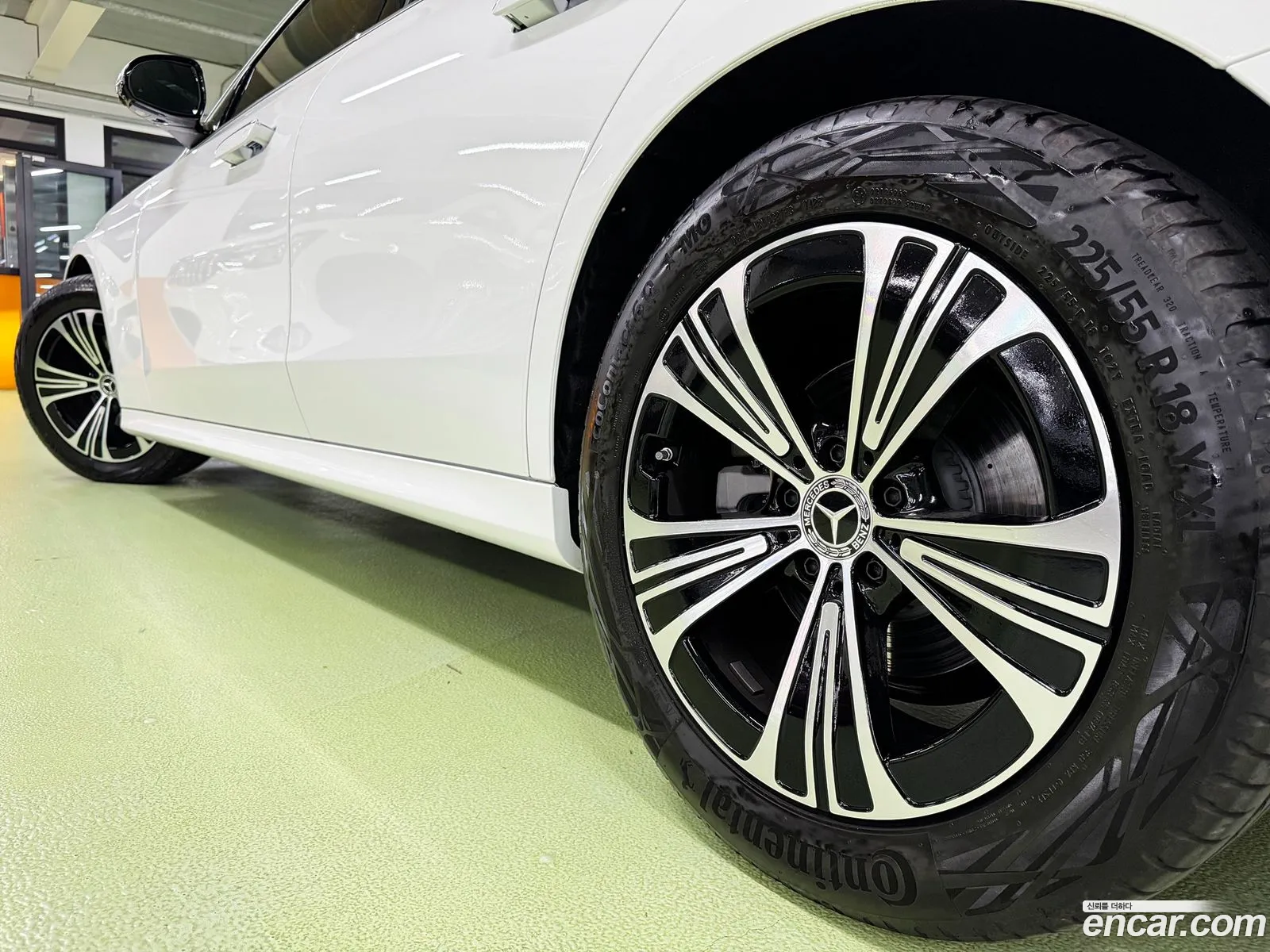 Mercedes-Benz E-Class W214 2025 — 16
