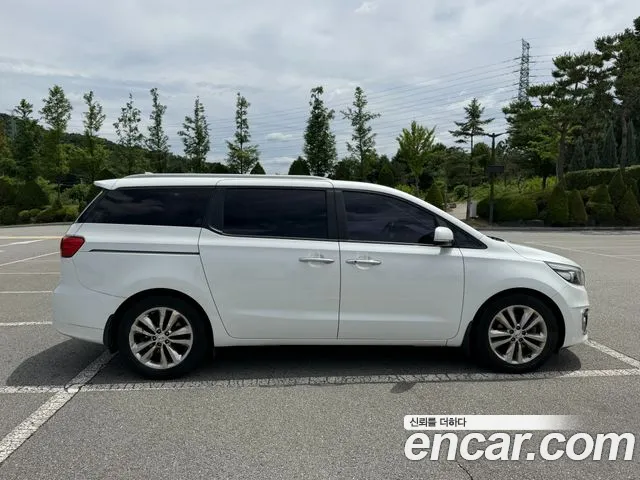 Kia Carnival 2015 — 4