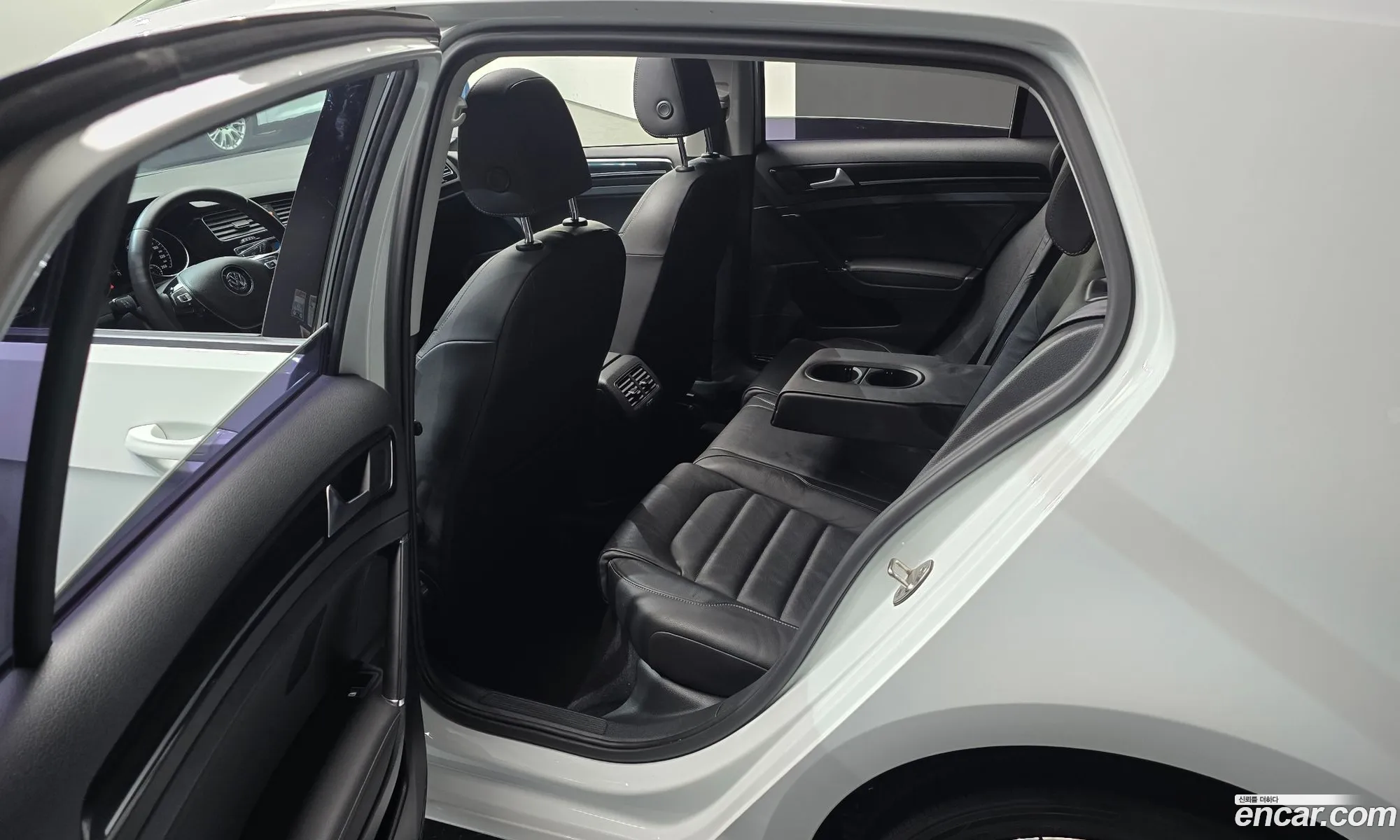 Volkswagen Golf 7th Gen 2014 — 2