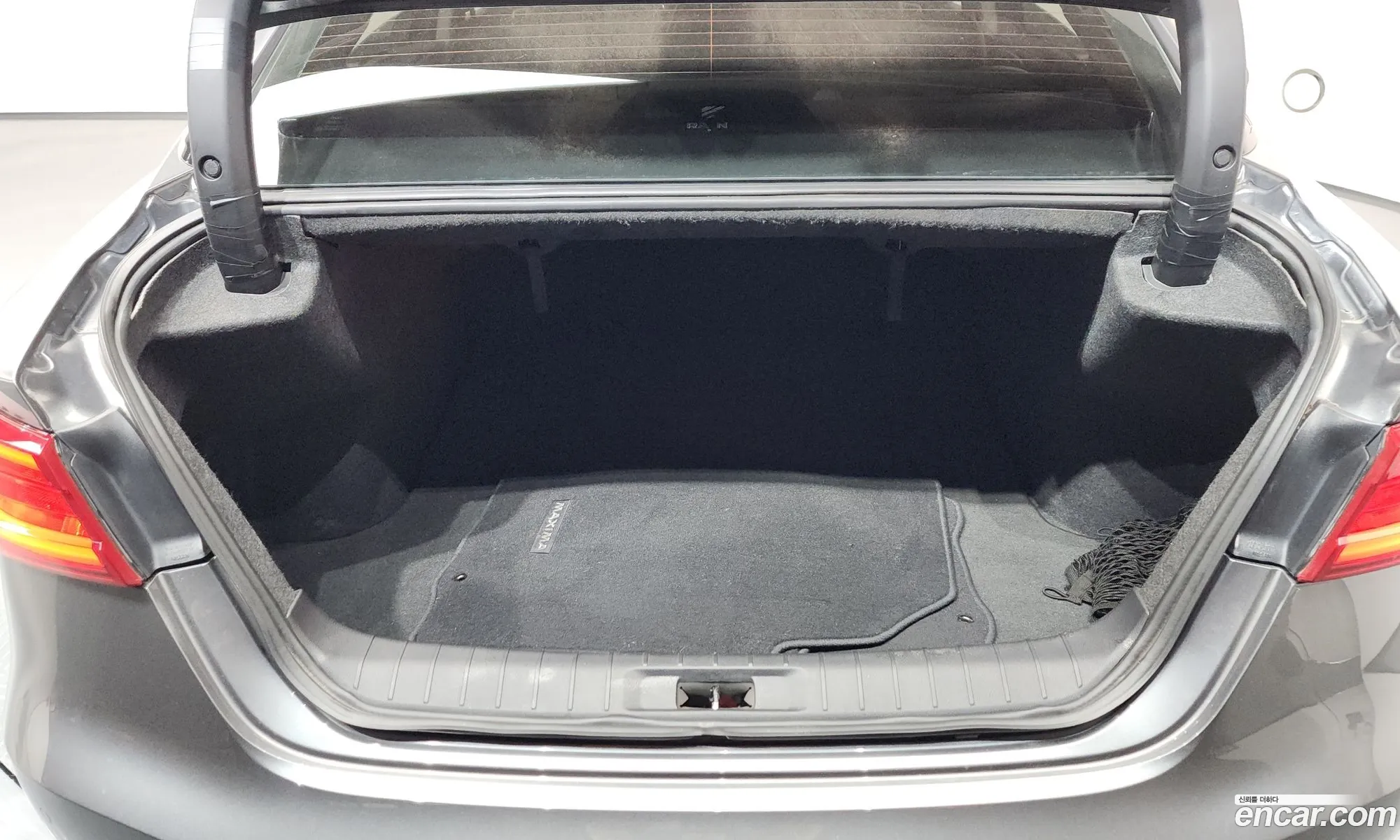 Nissan Maxima