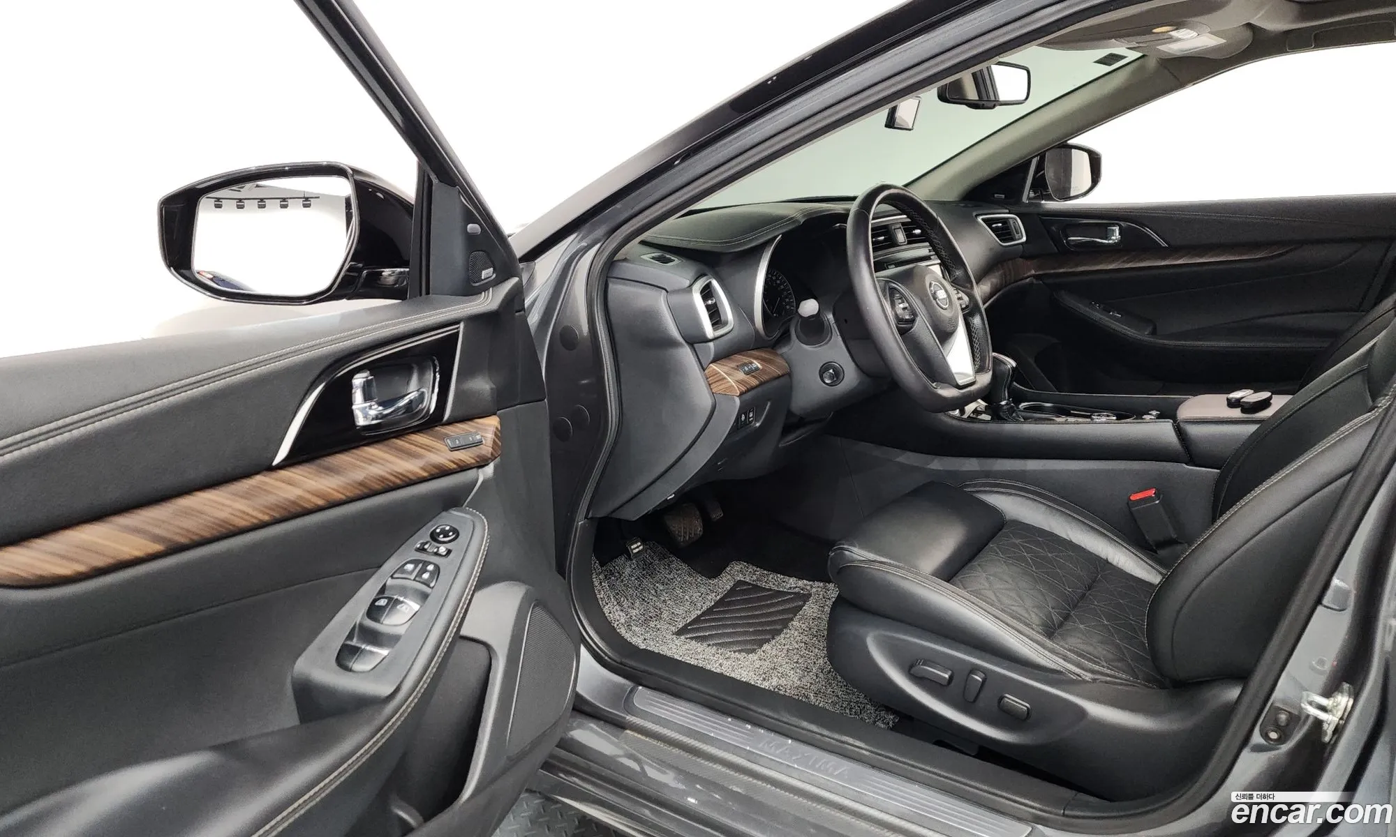 Nissan Maxima 2017 1N4AA6AP8HC417494 — 8
