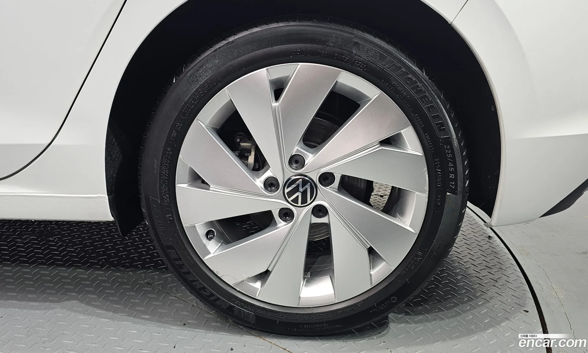 Volkswagen Golf 8th Gen 2022 — 19