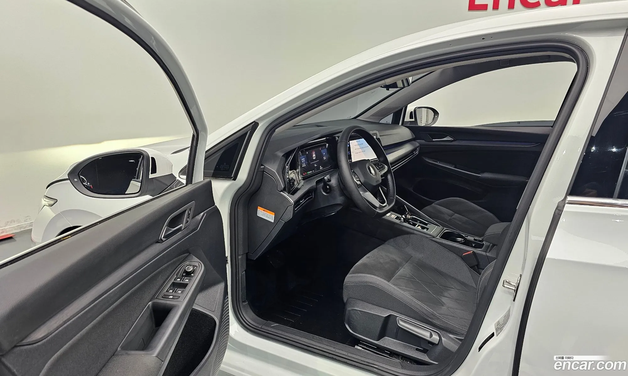 Volkswagen Golf 8th Gen 2022 — 10