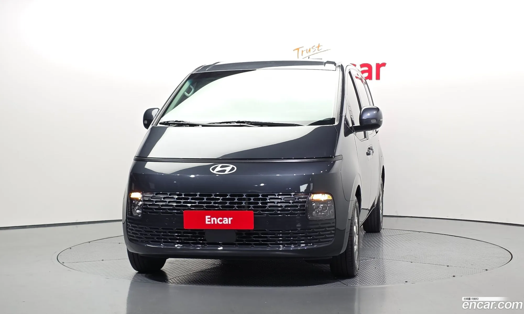 Hyundai Staria 2024 — 2
