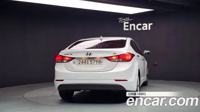 Hyundai Elantra 2015 — 3