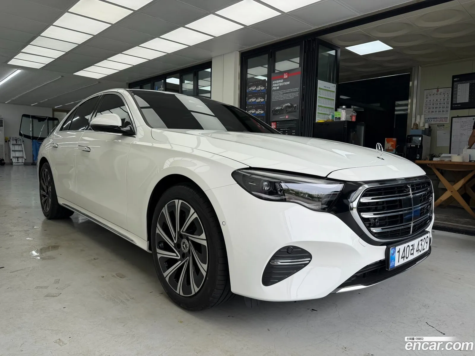 Mercedes-Benz E-Class W214 2026 — 18
