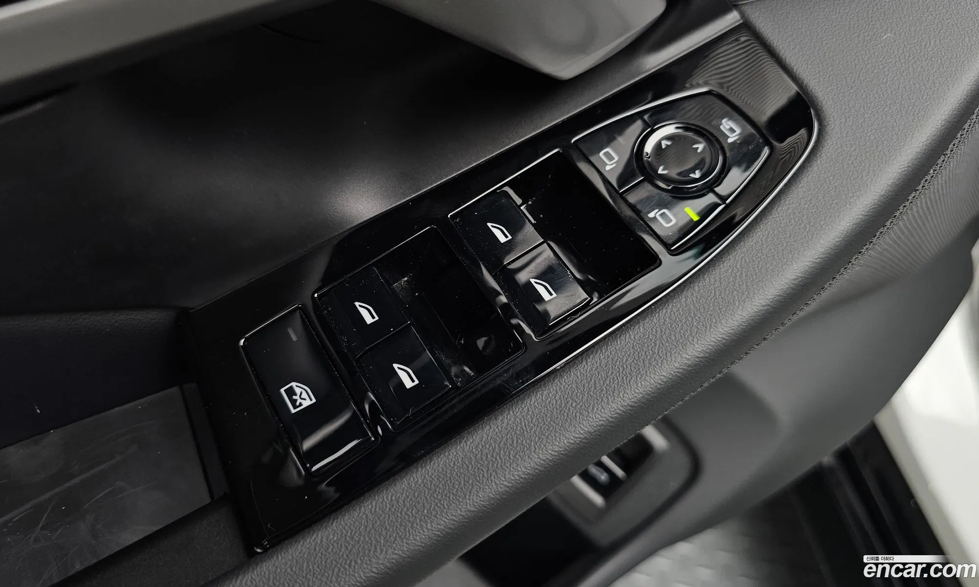 BMW 5 Series 2025 — 11