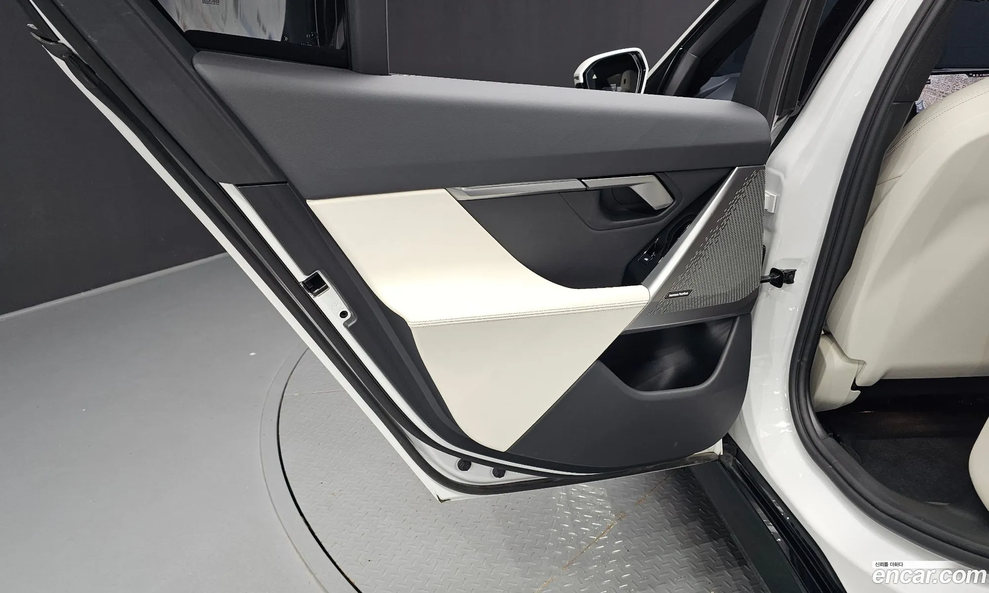BMW 5 Series 2025 — 15