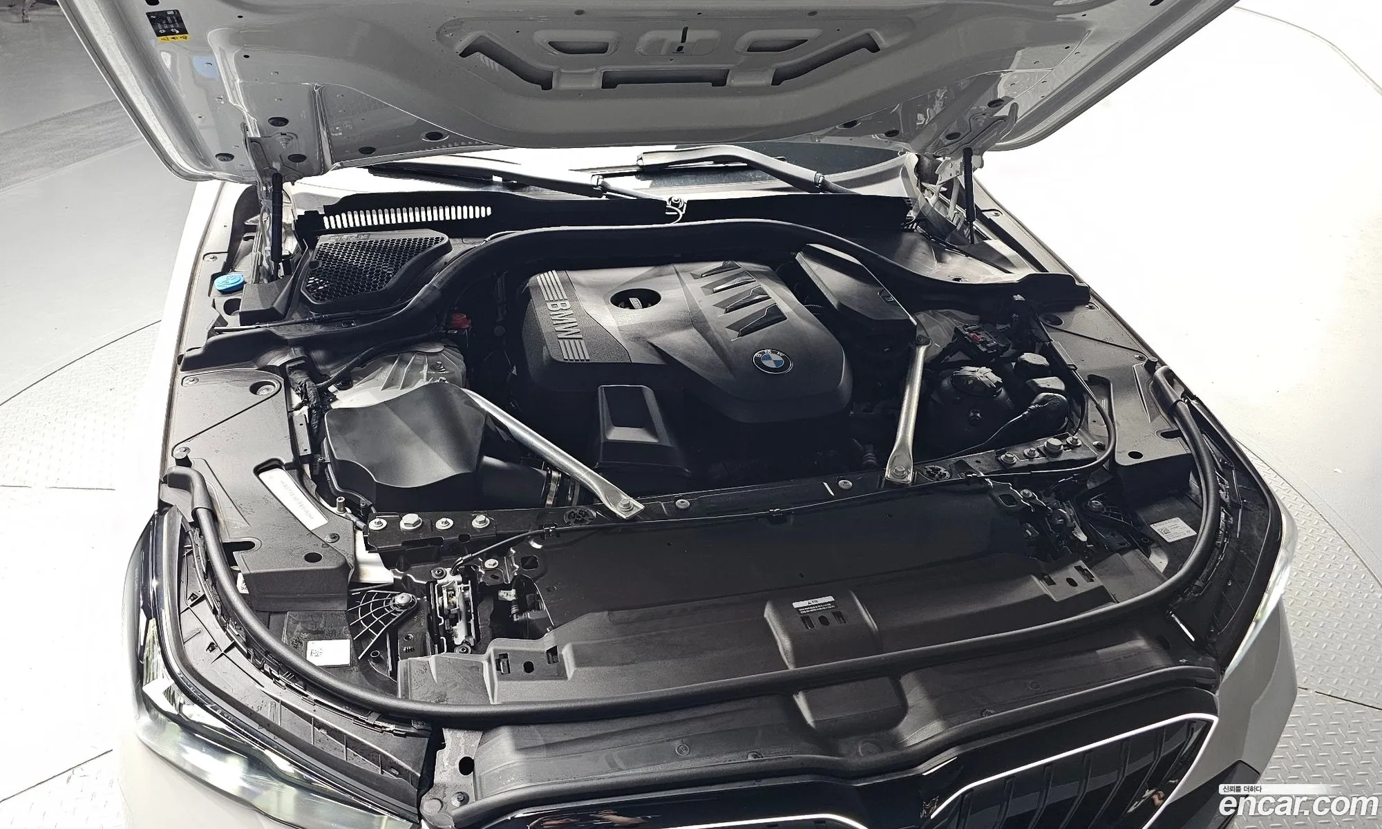 BMW 5 Series 2025 — 24
