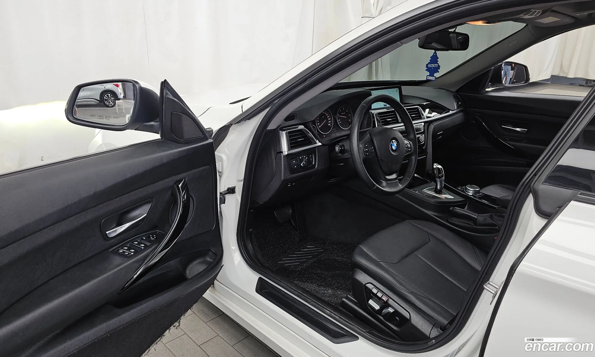 BMW 3 Series GT 2017 WBA8T510 — 9