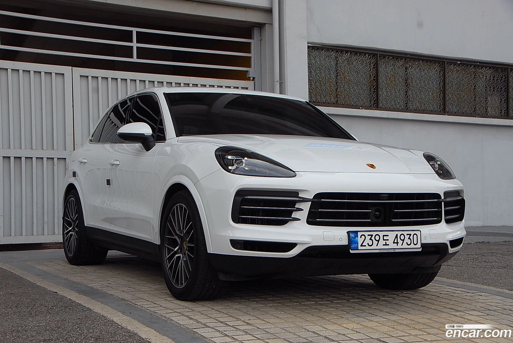 Porsche Cayenne 2023 — 17