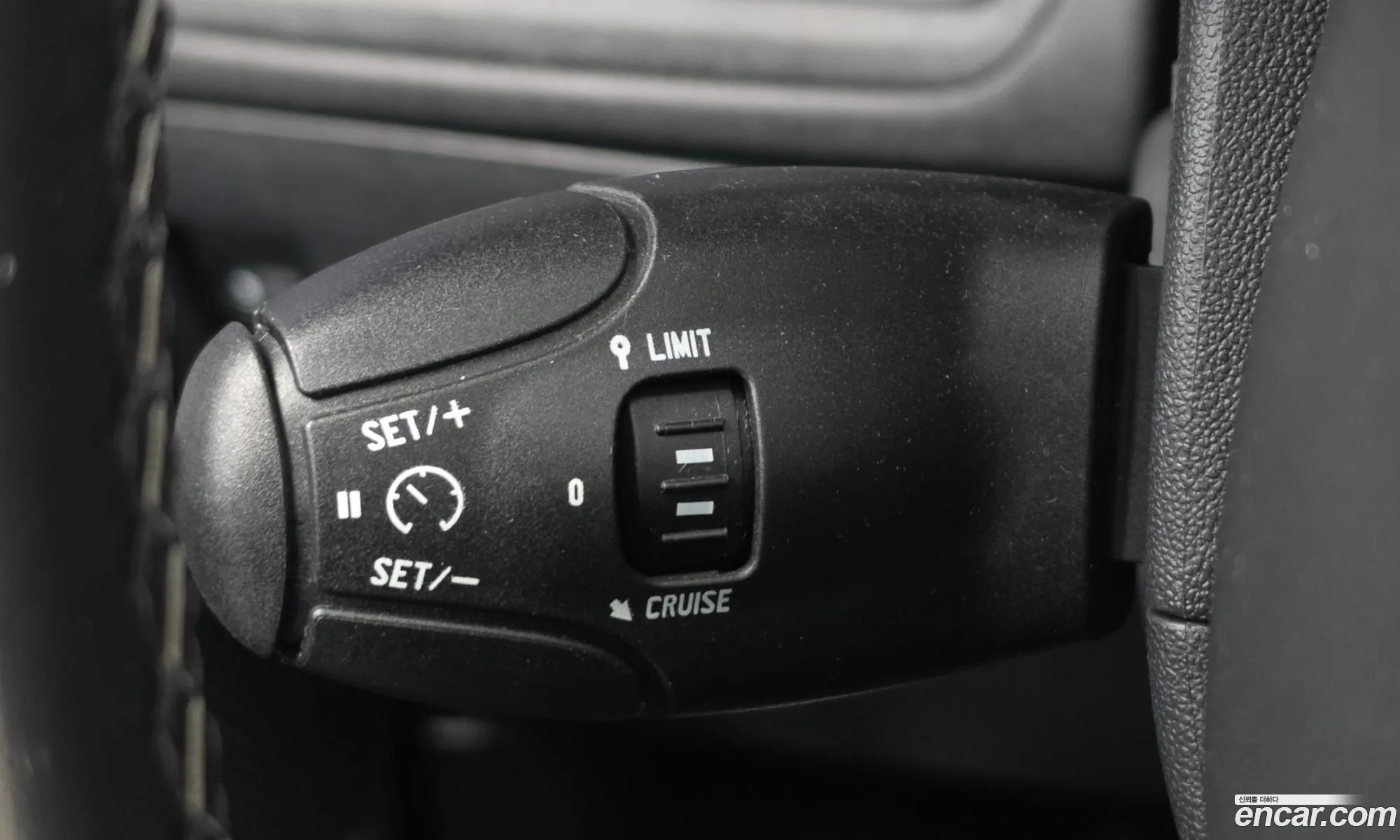 Peugeot 2008 2017 VF3CUBHYMJY000899 — 18