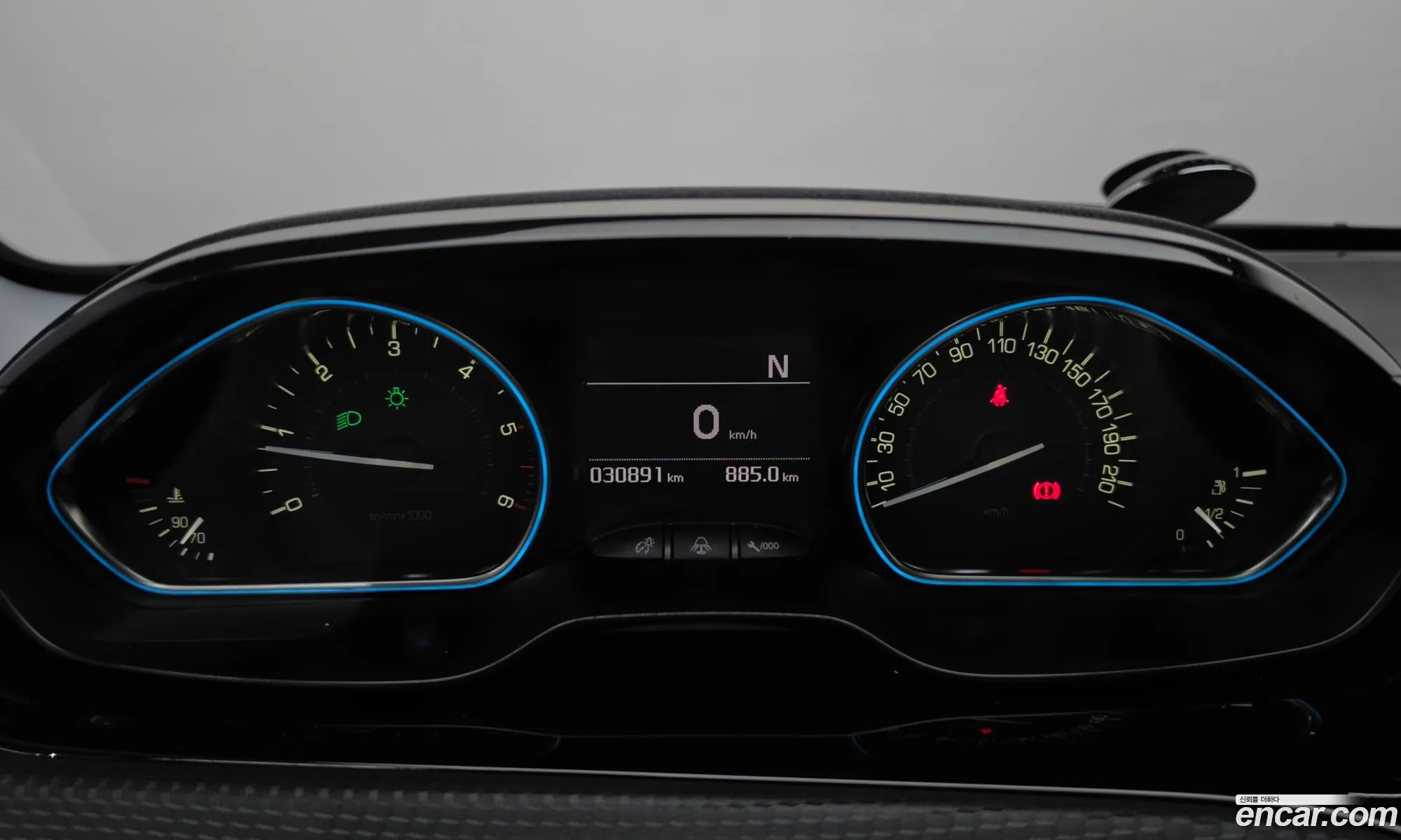 Peugeot 2008 2017 VF3CUBHYMJY000899 — 26