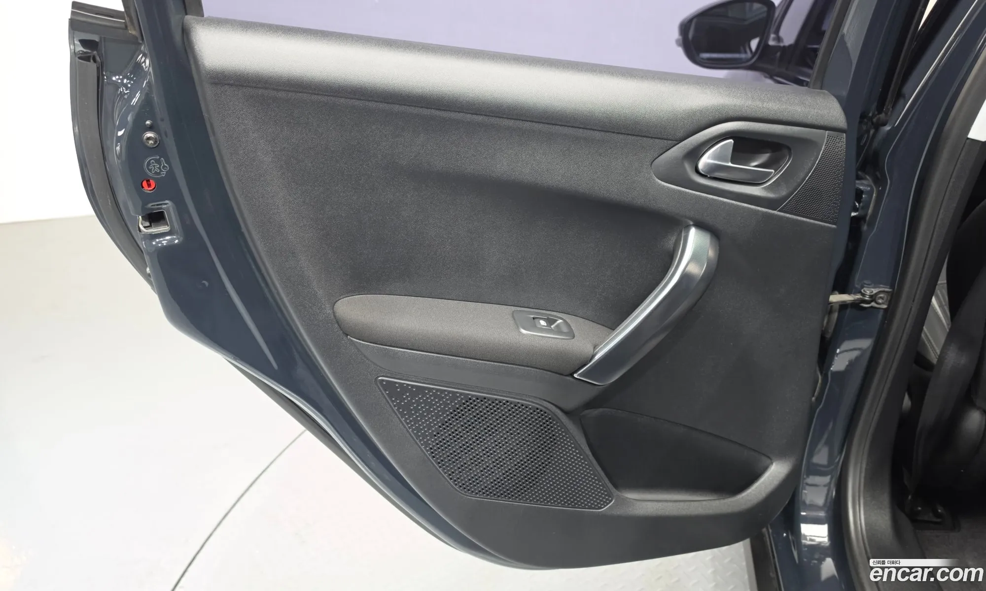 Peugeot 2008 2017 VF3CUBHYMJY000899 — 24