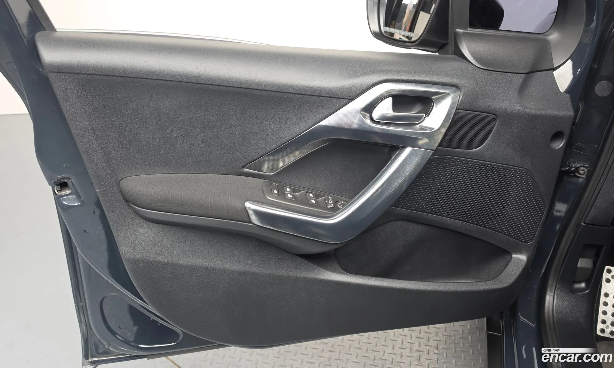 Peugeot 2008 2017 VF3CUBHYMJY000899 — 25