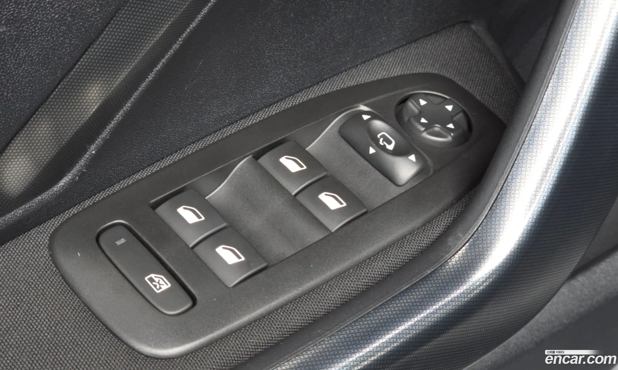 Peugeot 2008 2017 VF3CUBHYMJY000899 — 21